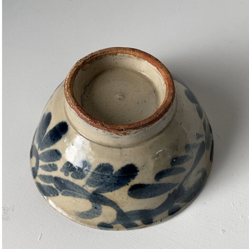 A 古琉球 やちむん 4.5寸マカイ 古作 登窯 花唐草 呉須色 沖縄 A 古琉球 やちむん 4.5寸マカイ 古作 登窯 花唐草 呉須色 沖縄