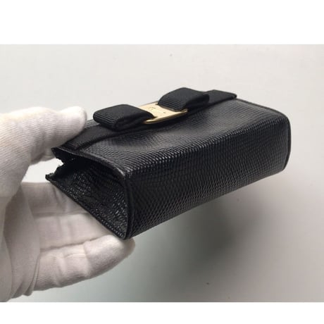 Salvatore Ferragamo  サルヴァトーレ フェラガモ　ヴァラ ミニポーチ　化粧ポーチ 小物ケース  キーリング  キーケース  コインケース　リザード型押　ブラック/ゴールド　中古美品