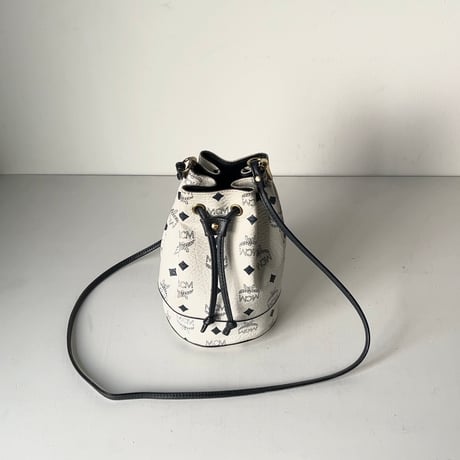 MCM オールドエムシーエム ヴィセトス柄 モノグラム ホワイト 総レザー 巾着ミニショルダーバッグ ポシェット 中古良品