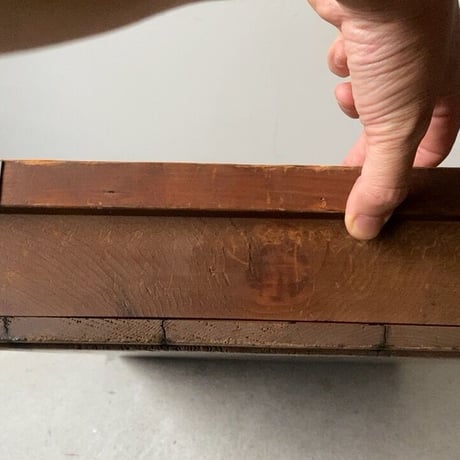 古い木の平箱  補強金具有りの頑丈な作り  朽感良好のヴィンテージボックス パン箱