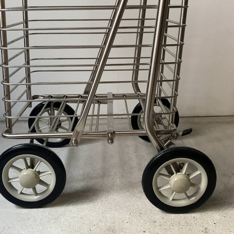 富田工業株式会社 ショッピングカート SC-01 ステンレス製 折り畳み式  買物籠 大容量 4輪 ストッパーレバー 黒グリップ キャリー キャスターワゴン シンプルデザイン 完品