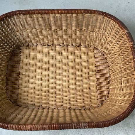 古い脱衣籠  ラタン2トーンカラー シンプルデザイン ヴィンテージ バスケット 昭和期