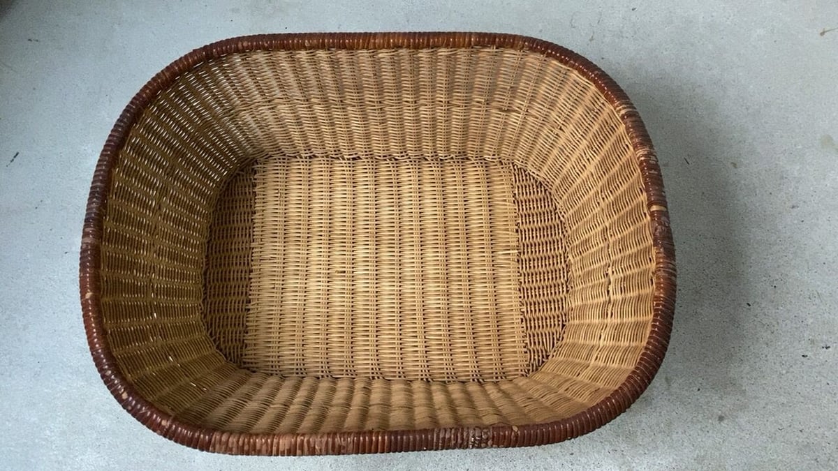古い脱衣籠 ラタン2トーンカラー シンプルデザイン ヴィンテージ 古い脱衣籠 ラタン2トーンカラー シンプルデザイン ヴィンテージ