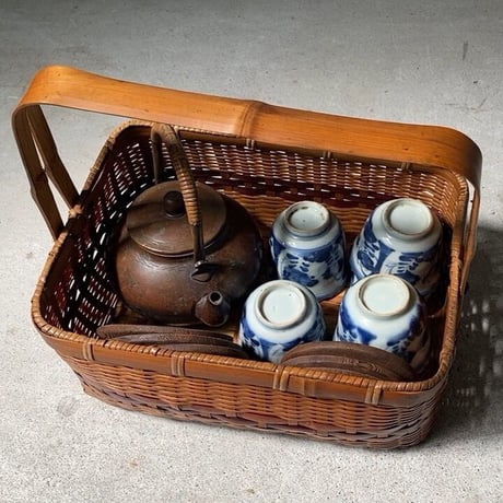 古い手提げ籠  竹かご  ワンハンドルバスケット 茶器籠  ヴィンテージカゴ  飾り編みがグッドバランス