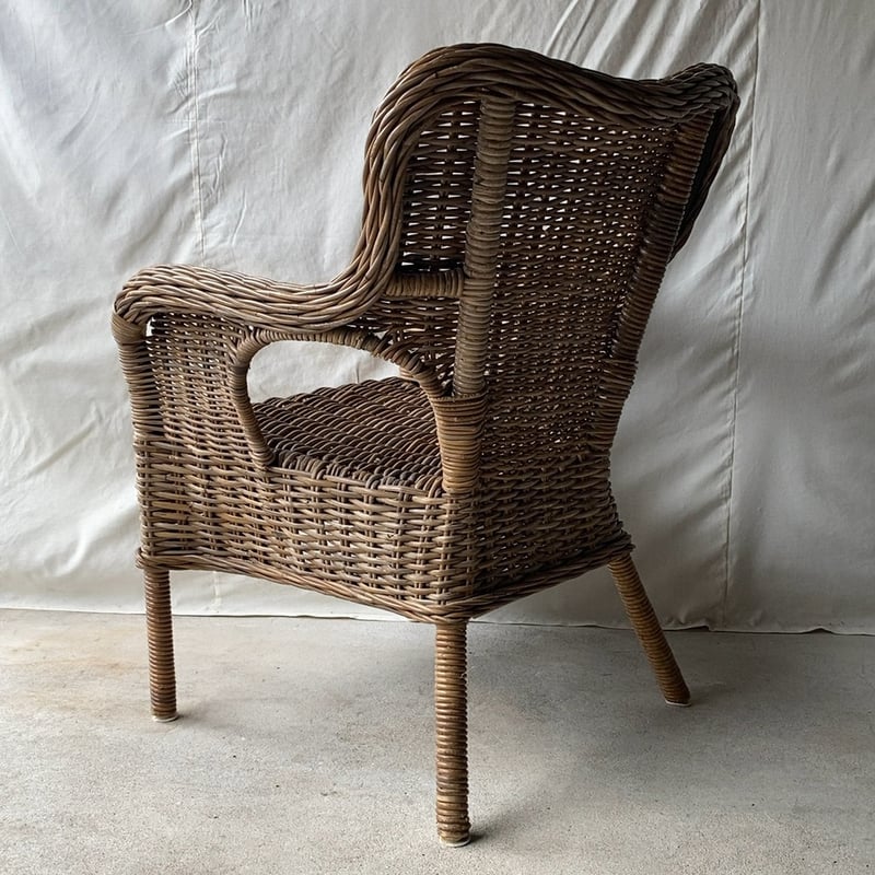 ラタン製　籐　アームチェア ヴィンテージ　古家具 ヴィンテージ ラタン製アームチェア ラウンジチェア 古い籐の椅子 籐