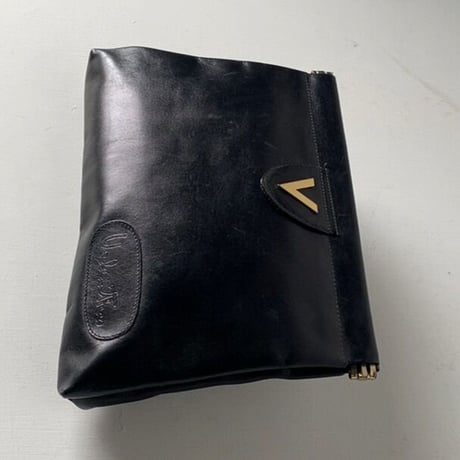 VALENTINO オールドヴァレンチノ レザークラッチバッグ ブラック 幅約25cmの小さめインバッグ  化粧ポーチ ヴィンテージバレンチノ 美品