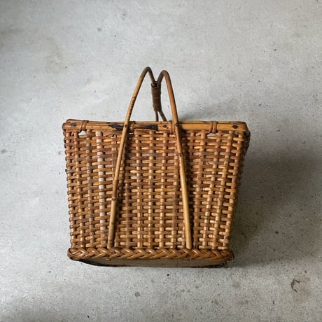 古い竹編みの持手籠  ワンハンドルバスケット 炭斗(すみとり) 茶道具 炭取 烏府(うふ) アンティーク花器 花籠