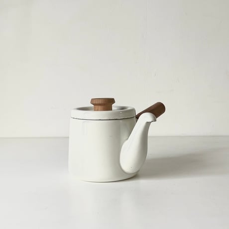 NORITAKE  couleur ノリタケ クルールシリーズ ホーロー製ハンドル付きミニケトル  ホワイト(アイボリー)  琺瑯 木製無垢 ハンドルポット 中古良品
