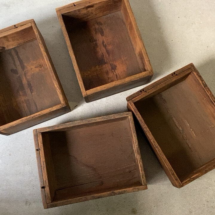 古い木箱 小さめ 幅約24cm/奥行32cm 在庫7個あります。老舗園芸店の