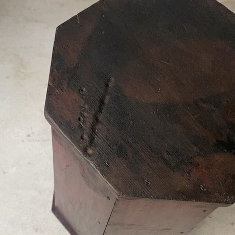 古い八角柱 木製台 李朝台 飾り台 花台 盆栽台 香炉台  スツールとしても。ヴィンテージ家具 店舗什器