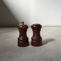KUSAKABE  クサカベ  木製 ペッパーミル＆ソルトボトル 2個セット  木製無垢 グッドエイジング ヴィンテージキッチンツール 純喫茶備品 良品