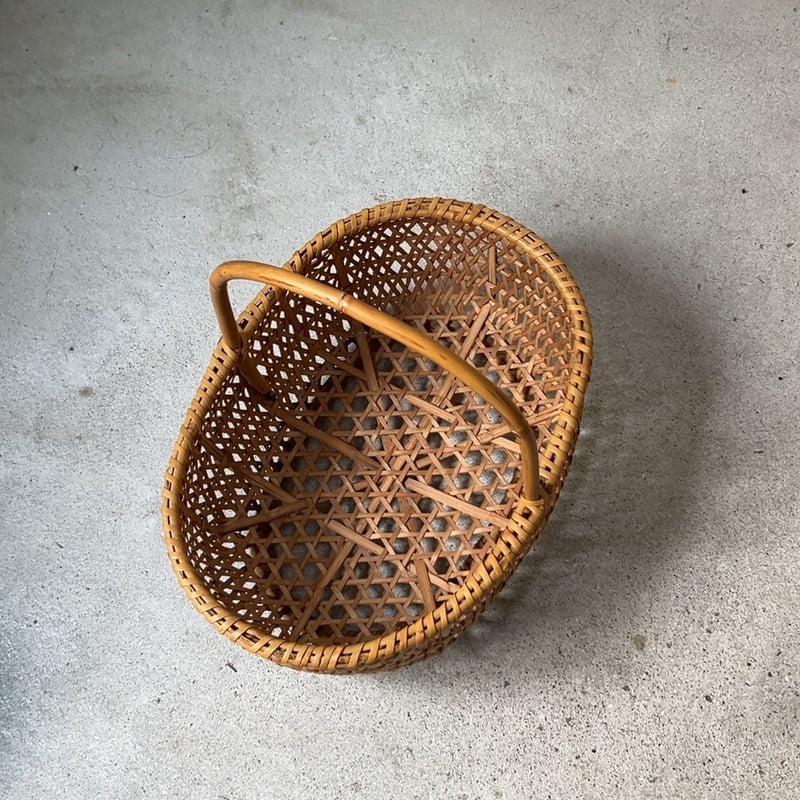 竹編みの市場籠 幅約35cm ワンハンドルの竹籠 市場籠 野菜籠 洗い籠 足