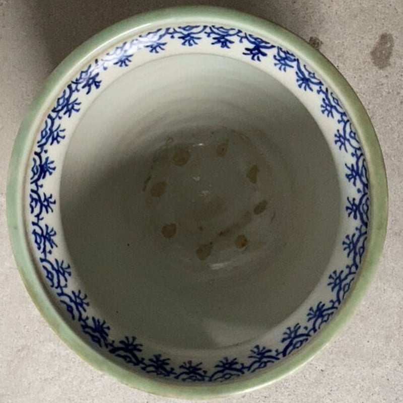 古い半胴甕 幅30.5cm 伊万里 染付青磁 水差 青磁釉 目跡 古作 メダカ鉢 古い半胴甕 幅30.5cm 伊万里 染付青磁 水差 青磁釉 目跡 古作 メダカ鉢