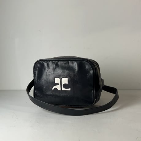 Courreges クレージュ  70sオールドクレージュ ミニショルダーバッグ カメラバッグ ダークネイビー レザー ビッグロゴ 中古良品