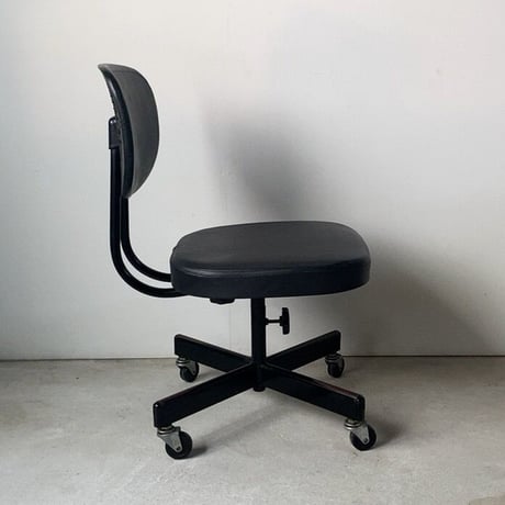 アイコ株式会社製 古いスチールワークチェア ヴィンテージ黒い事務椅子  美エイジング 古い事務椅子 程良い古さ シンプルデザイン made in japan