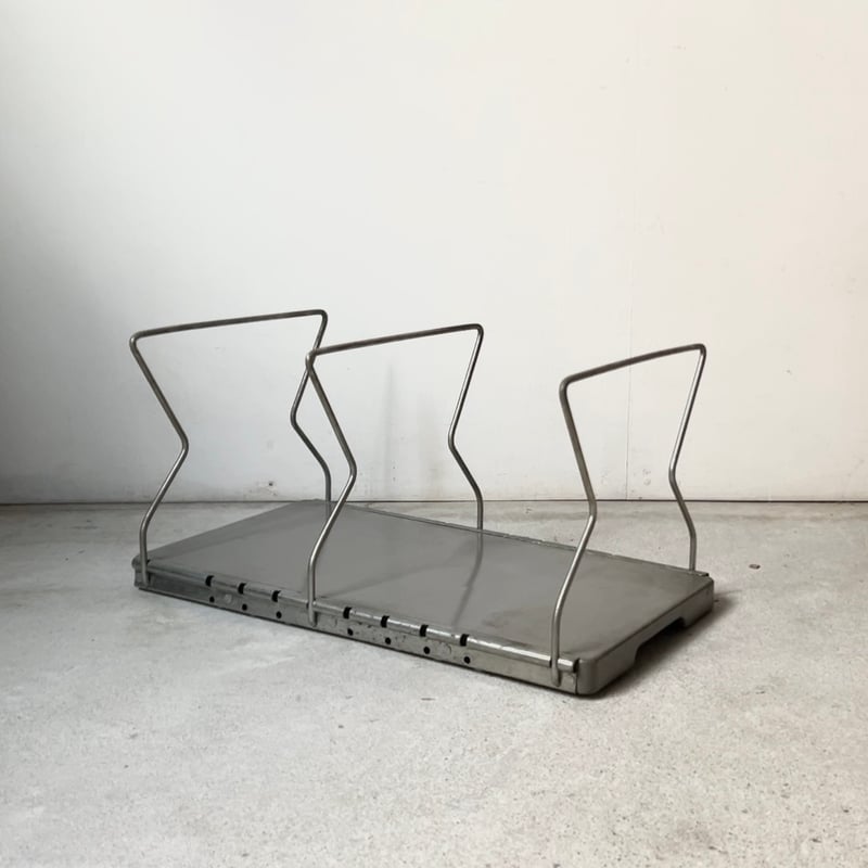 90s vintage パンチングメタルのブックスタンド付き テーブル 90s vintage パンチングメタルのブックスタンド付き テーブル 90s