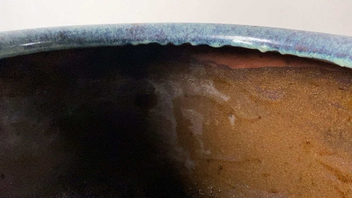 古い大火鉢 幅46cm 海鼠(なまこ)釉 瑠璃釉 深海色 メダカ鉢 睡蓮 古い大火鉢 幅46cm 海鼠(なまこ)釉 瑠璃釉 深海色 メダカ鉢 睡蓮