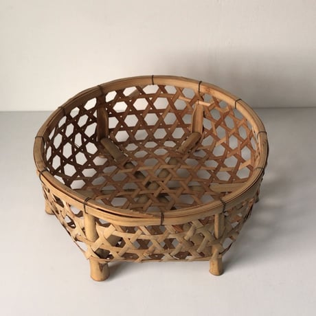 水切り 竹籠  大　足付き洗い物かご  編みカゴ  天然素材  手仕事  工芸品 民藝 クラフト  中古美品