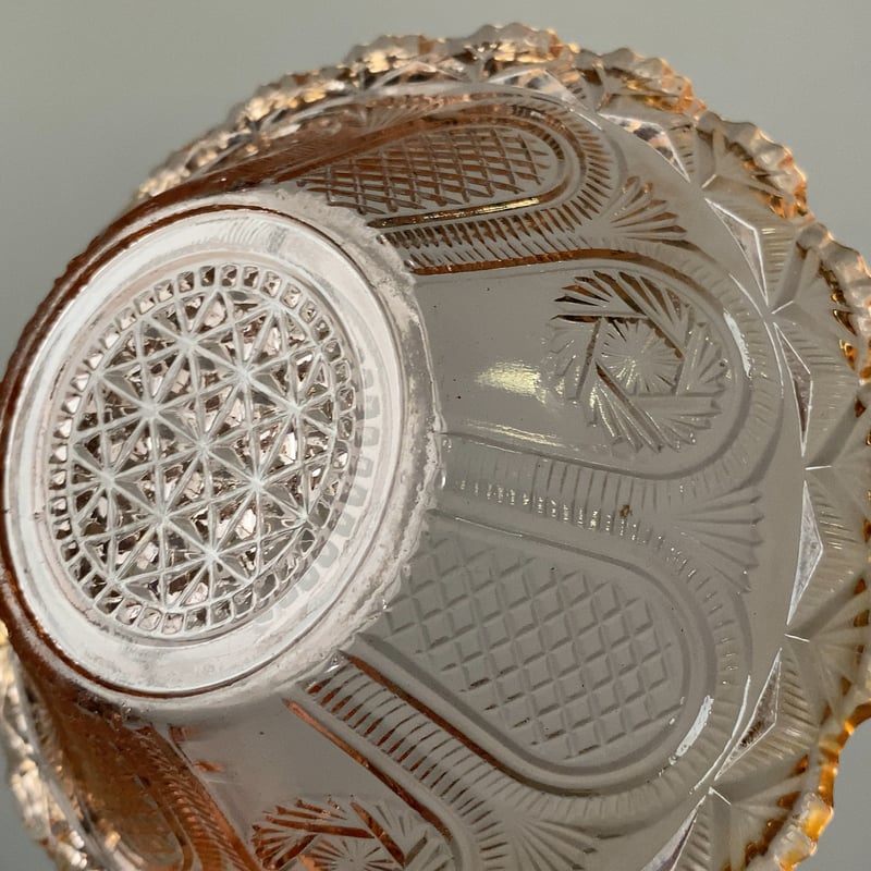 ヴィクトリア時代 ロイヤルウースター ブラッシュアイボリー 輪花