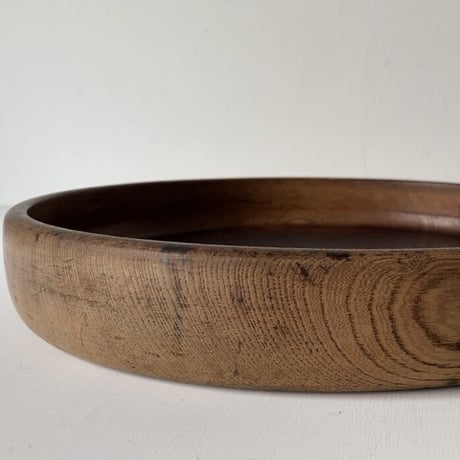 欅  くり抜き 丸盆  木製  無垢材  33.5cm  木のお盆  トレー  木工品 工芸品  美エイジング  ヴィンテージフォークアート  アンティークキッチンツール