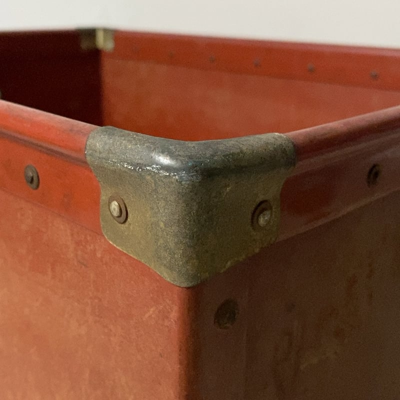 昭和期の古いボテバコ (ボテ箱) 運搬箱 ブリックカラー 無地 昭和期の古いボテバコ (ボテ箱) 運搬箱 ブリックカラー 無地