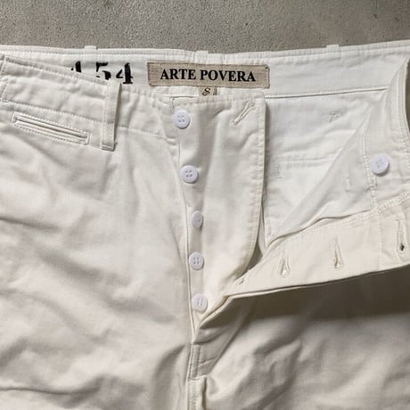 ARTE POVERA  アルテポーヴェラ  ユーズドリペア加工 (ペンキ加工・ホール補修加工)白い綿パン ワークパンツ 中古美品