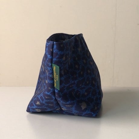 Herve Chapelier  エルベシャプリエ   2019春夏モデル    927F  パンサー  ブルー     ナイロン舟型ポーチM　ヒョウ柄  コスメ  化粧ポーチ  中古極美品