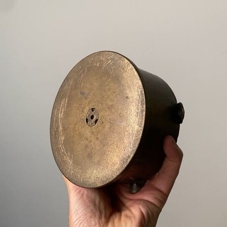 太平洋戦争 旧日本軍 砲弾  薬莢 灰皿 直径11cm 真鍮  ブラス製  ヴィンテージ アッシュトレイ ミリタリー小物