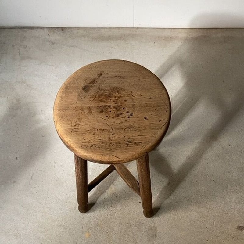 アンティーク 木製無垢 丸椅子 ラワン材 2段櫓 丸脚 古い木製