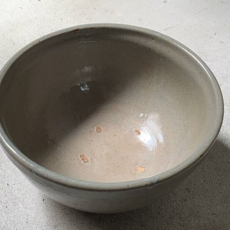 古いこね鉢(ストーンウェアA) 幅約26cm シンプル大鉢 巨大ボウル 荒い目跡 小ぶり メダカ鉢 水栽培 ビオトープ  完品
