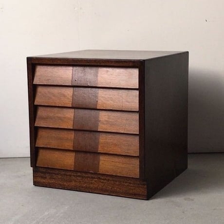 50s60sヴィンテージ 5杯レコードキャビネット 小引き出し 無垢材/プライウッド貼り合わせモダンライン装飾 美木目 美木工  摘み無し フロント傾斜デザイン アンティーク小型家具 古道具 小物入れ