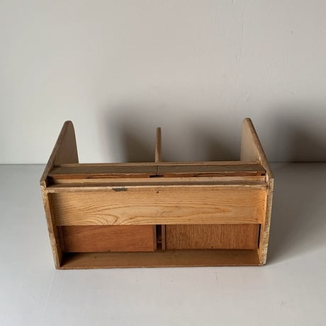 古い引出し付き本立て  白木 無塗装 無垢材  傾斜面 摘み無しデザイン シンプルデザイン 美品範疇