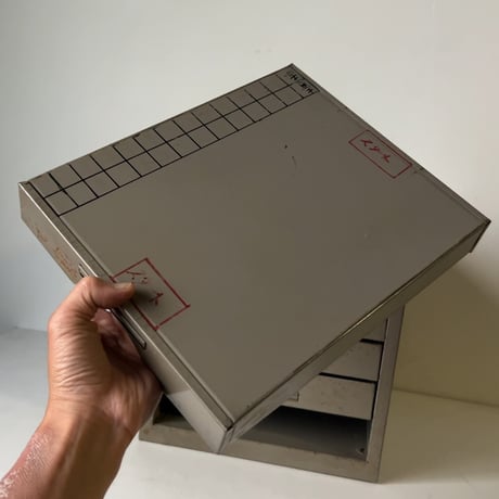 Plus No50  ヴィンテージ スチール小引き出し 5杯  1杯鍵あり 古い事務用品 日本製 良品