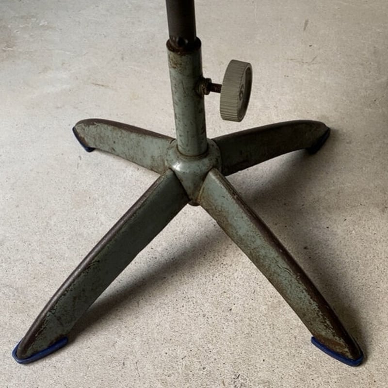 ビンテージ　スタッキングチェア　ラウンドスツール　丸椅子　４脚 オールドコクヨ ビンテージ スタッキングチェア ラウンドスツール 丸椅子 4脚