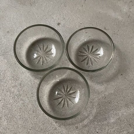 ヴィンテージ  ガラス器 菊紋様 昭和初期 気泡ガラス 深皿 小鉢 古い器 デザート器  ※3点セット