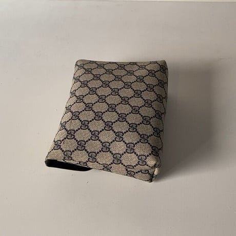 GUCCI オールドグッチ  GG柄コーティングキャンバス フラップ付ミニポーチ ネイビー  ヴィンテージポーチ 18.5cm