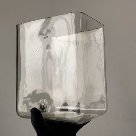 アンティーク ガラス器 幅約17.5cm 立方体 オールド金魚鉢 ベタ鉢 メダカ鉢 水草鉢 気泡ガラス ゆらゆらガラス 古い硝子
