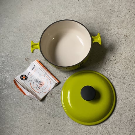 Le Creuset  ル・クルーゼ   ”Mama”シリーズ  ココットロンド 17 ママシリーズ  オールドルクルーゼ フランス ヴィンテージ  箱フラッシャー側面シール有り デッドストック