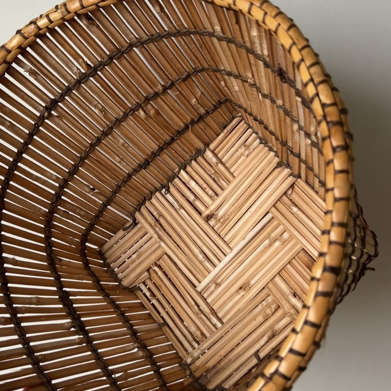 世界の民藝 アフリカ タンザニアの古い竹籠 バケツ型 鉢受け スリッパ