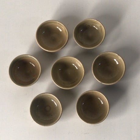 古い豆皿　7客まとめて　骨董 雑器 民藝・手塩皿 醤油皿 油皿 ピクルス皿 タレ皿 万能小皿 小鉢 古瀬戸 約7cm