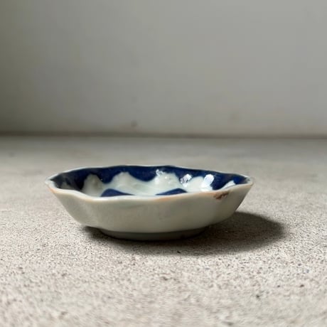 明治 大正期 古い瀬戸焼の豆皿［1枚の価格］在庫17枚 朝顔＋波絵  染付 型押し 小皿 有田 伊万里 完品