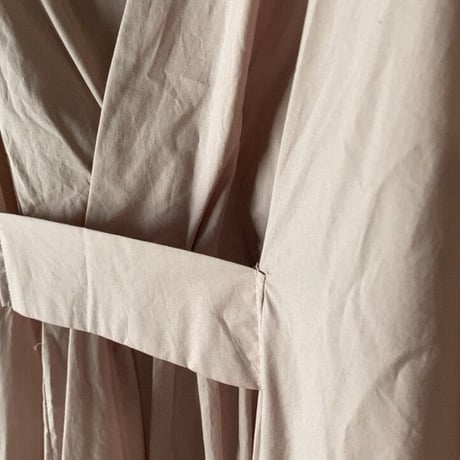 UNIVERSAL TISSU  ユニバーサルティシュ シルキータイプライター タックワンピース  チュニックワンピース グレーピンク  中古美品