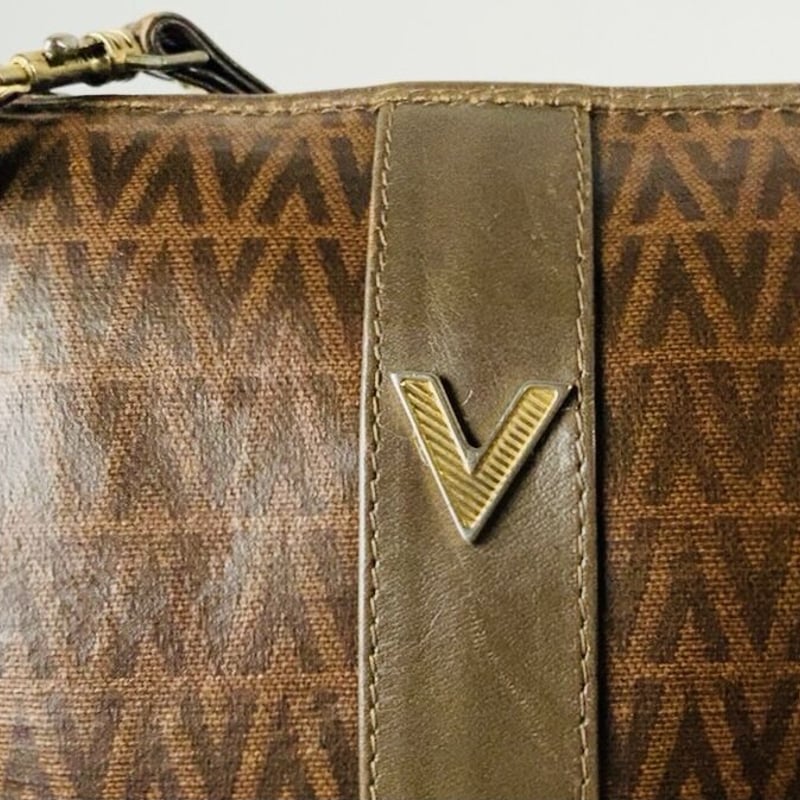 VALENTINO オールドヴァレンチノのミニミニショルダーバッグ 幅約18cm 