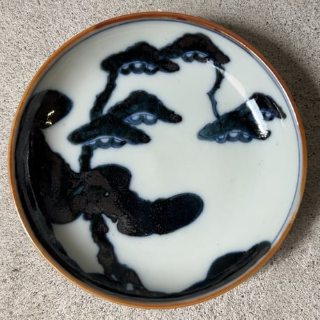 大正期 松柄の古い染付け小皿［5枚セット］呉須 松絵 染付 茶縁 小皿 豆皿 手書き 絵付 グッドバランス 美品範疇