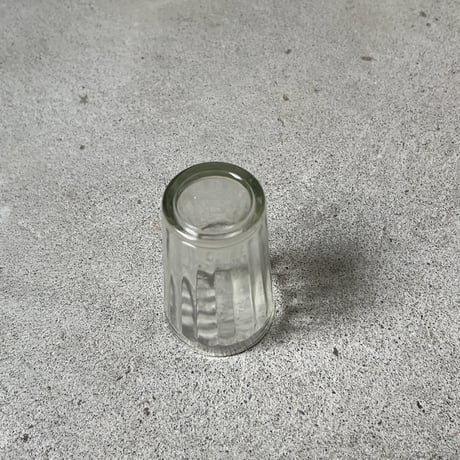 昭和期アンカーグラス 無色(ややグレーがかった) 小サイズ 高さ約9cm SGF刻印 瓶ビール用グラス シンプルデザイン 気泡ガラス ヴィンテージグラス