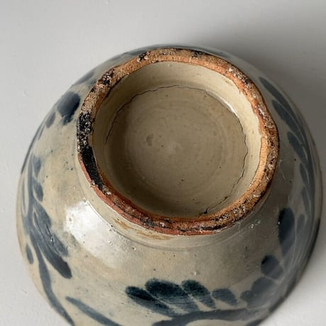 C  古琉球 やちむん 4.5寸マカイ 古作 登窯 花唐草 呉須色 沖縄 焼物 茶碗 昭和期 ヴィンテージフォークアート 僅かなホツ有