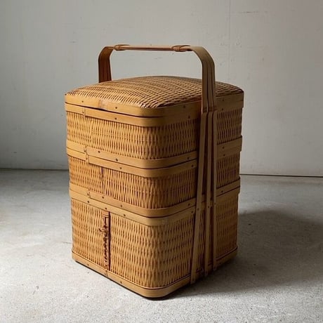 竹のお重  持ち手付三段重 竹編み 竹工芸 重箱  ドーム蓋  工芸品 民芸品 弁当箱 茶器箱 美品