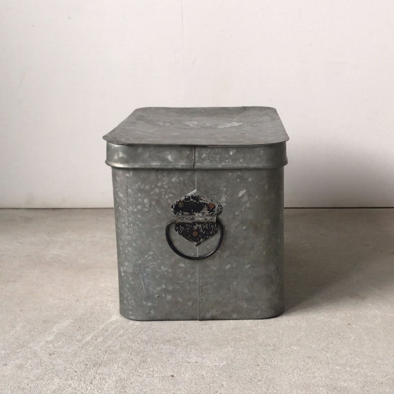 米びつ　特大　昭和レトロ　ブリキ缶？　古道具　引取り優先　近隣地域配達可能 米びつ 特大 昭和レトロ ブリキ缶？ 古道具 引取り優先 近隣地域