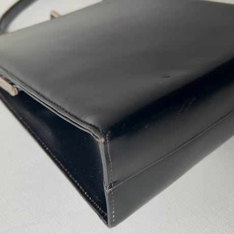 古いレザーのハンドバッグ  スムースレザー ブラック がま口型 ヴィンテージバッグ フォーマル 中古良品