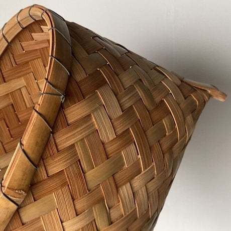 竹編みのヘラ立て お玉立て 幅約23cm ツールスタンド 足付き 天然素材 グッドコンディション